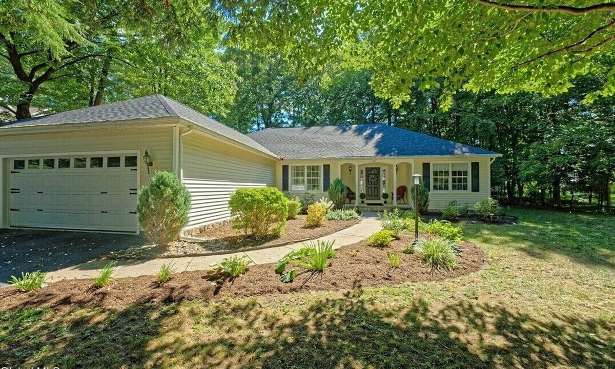 Saratoga Springs House | Saratoga Springs Private Retreat. Only minutes away from center city.