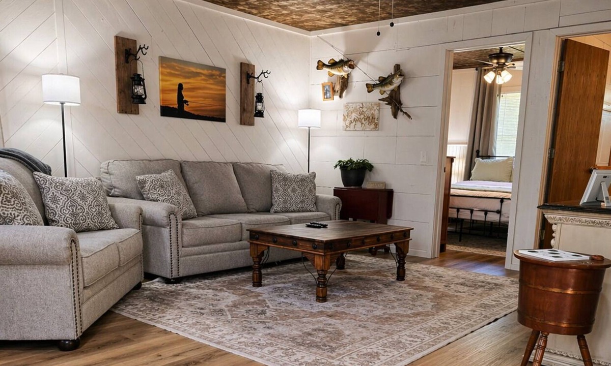 Oak Grove Cabin | Secluded Table Rock Lake Cabin Near Branson