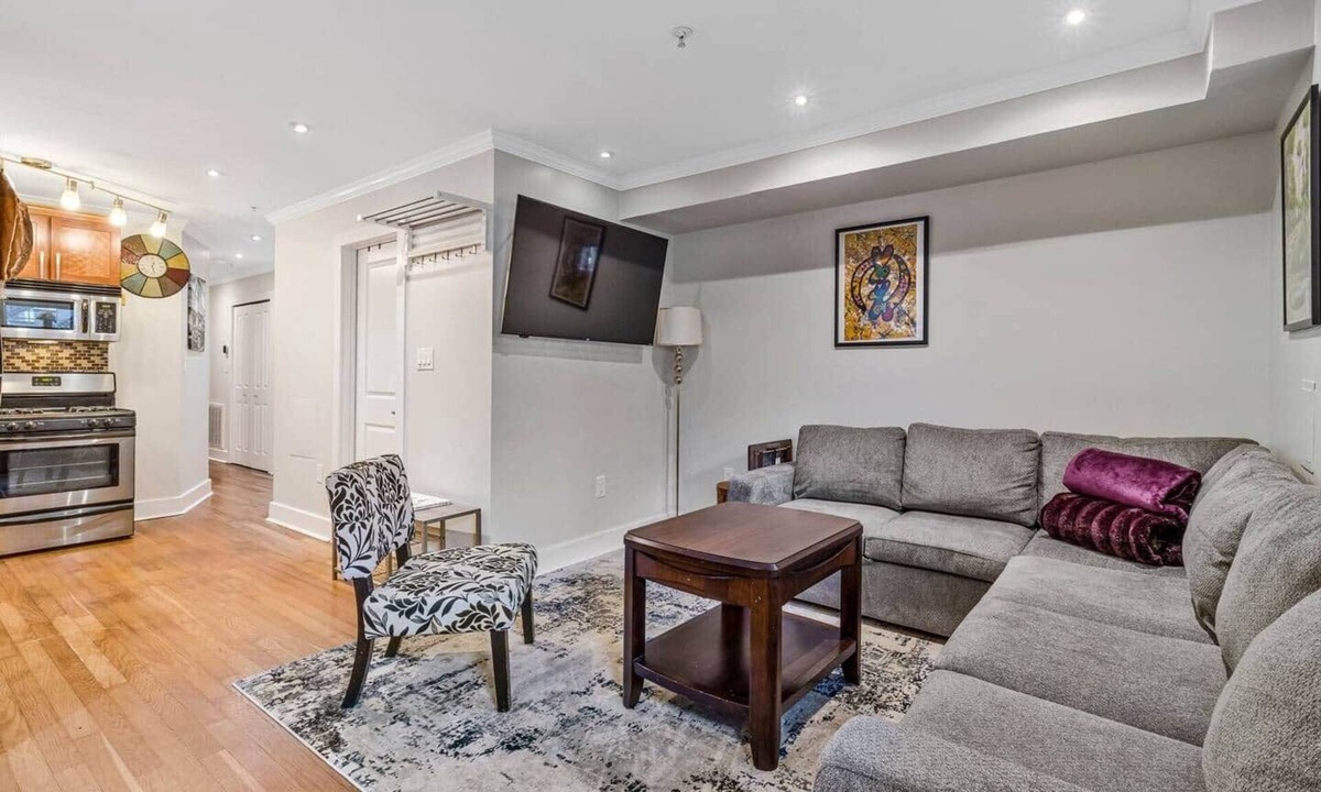Reed-Cooke Apartment | Serene 2BR/2BA walkable retreat + Free Parking