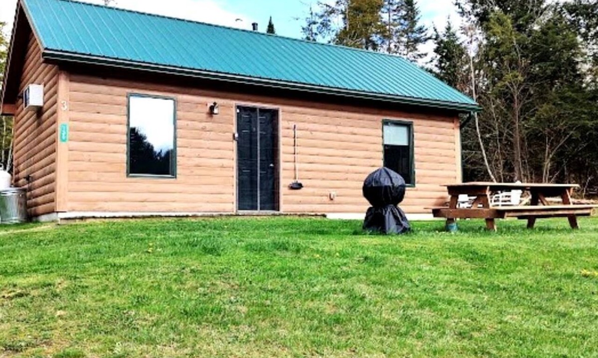 Hyde Park Cabin | Serene Country Cabins 3 in Hyde Park, VT