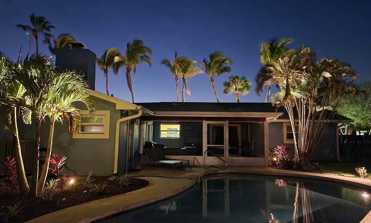 Melbourne Beach House | Single Family Home - Walkable to the Beach - Heated Pool