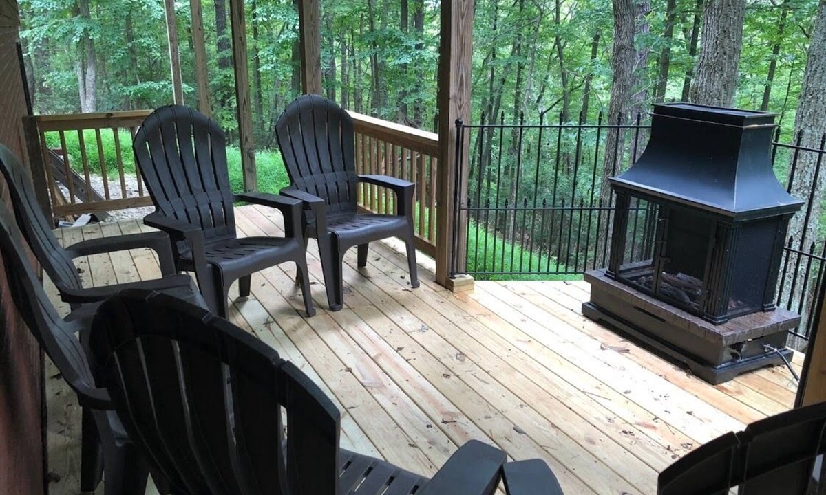 McGaheysville Ski Chalet | SLOPESIDE- Private Luxury Chalet w/Mtn views, Backs to Slopes, Paved Driveway