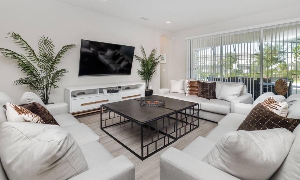 Loughman House | Solterra Resort 9 Bedroom Private Pool Home Sleeps 24
