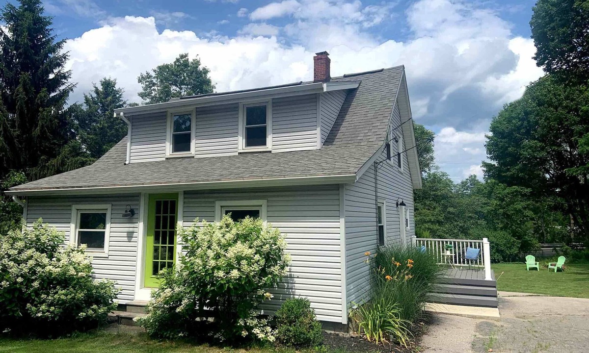 Kittery House | Spacious 2 BR Kittery Home - Walk to Portsmouth!