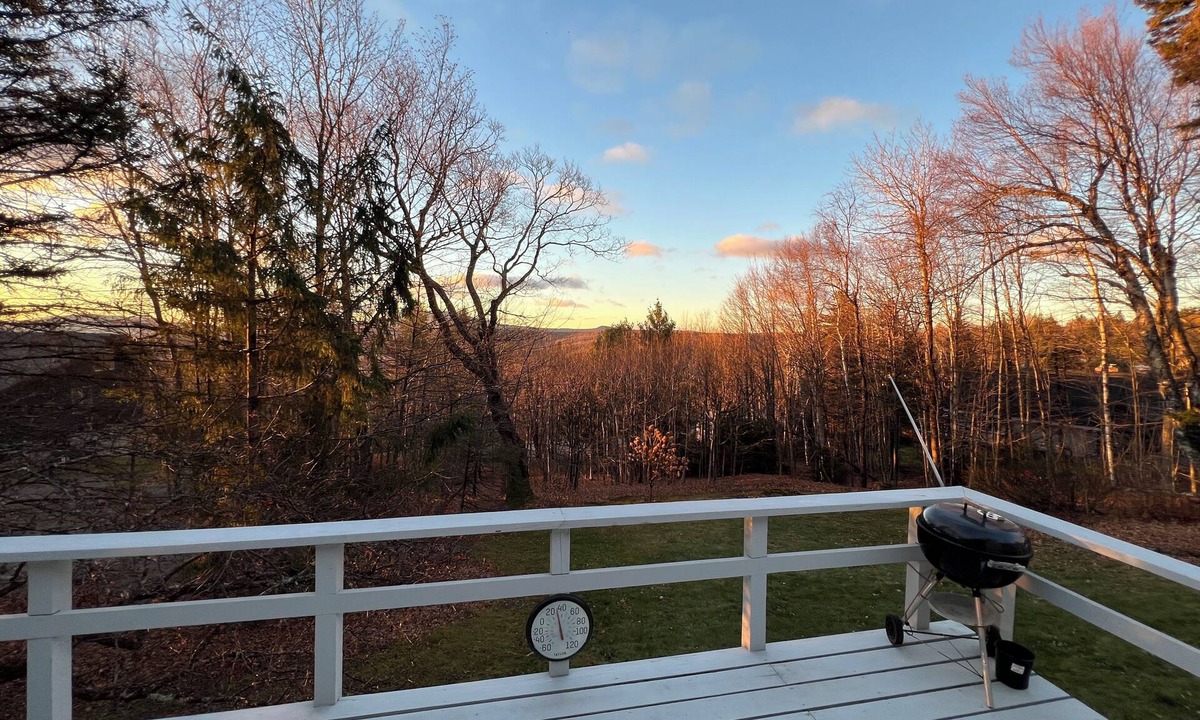 Bromley Mountain Condo | Spacious 4-bedroom on Bromley Mtn, Heated Pool, Gym, incredible view of Stratton
