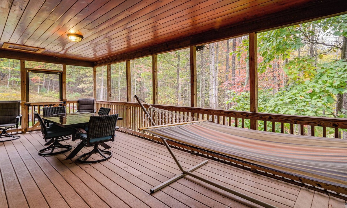 Maurertown House | Spacious 5,200-Sq-Ft Cabin in Shenandoah Valley