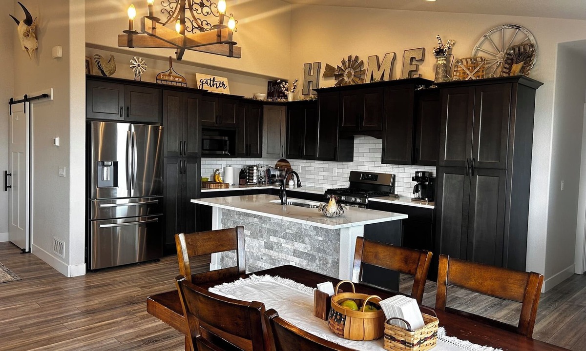 Cheyenne House | Spacious & fully equipped home with hot tub & pool!