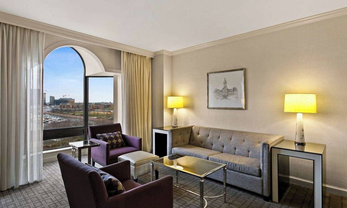 Downtown Baltimore Hotel | Spacious Good-Value Accommodation! Near Penn Station, Pet-Friendly, w/Pool
