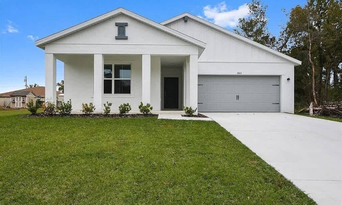 Ocala Villa | Spacious Modern Villa with Private Yard, Ocala