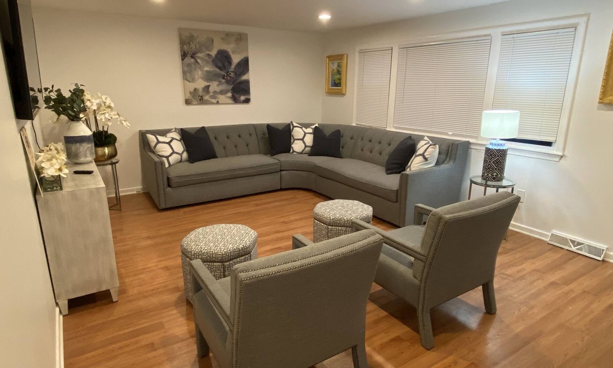 Randolph House | Spacious townhome sleeps 10 centrally located
