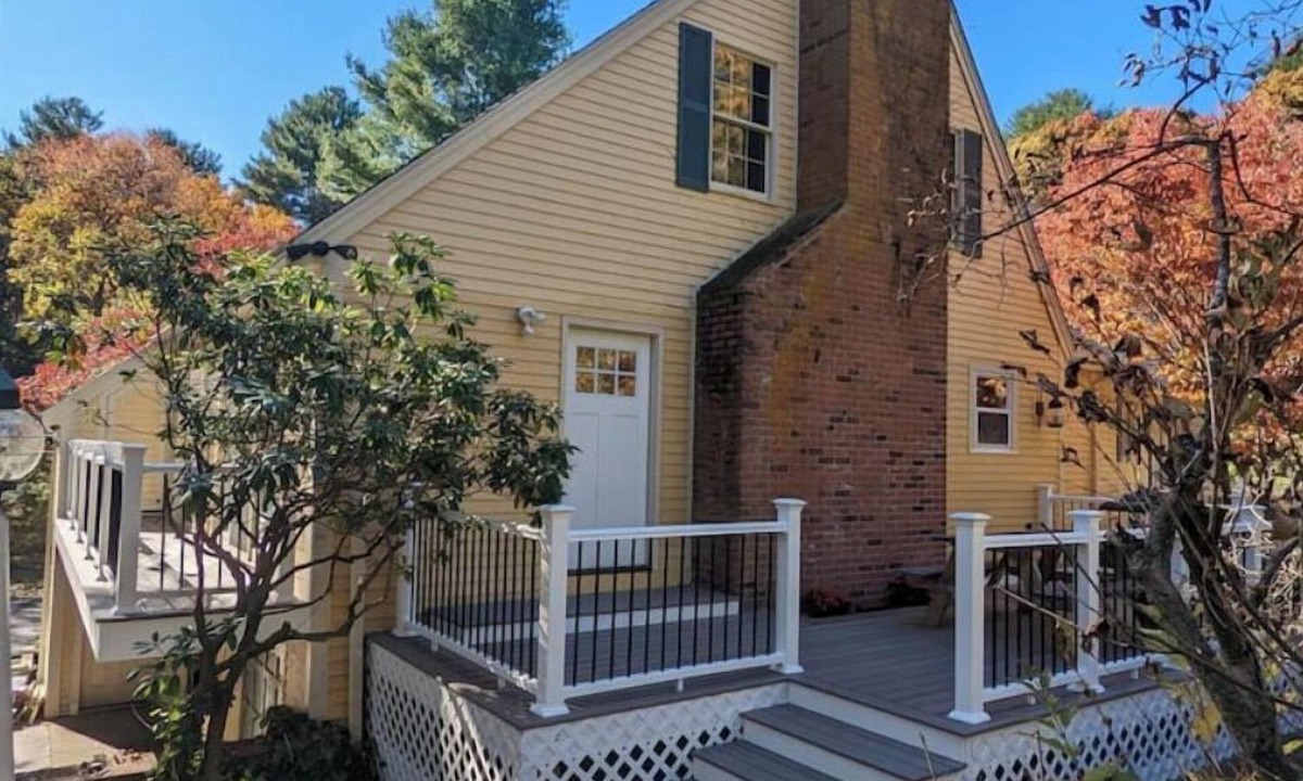 Weston House | Spacious vacation townhome unit with a pool
