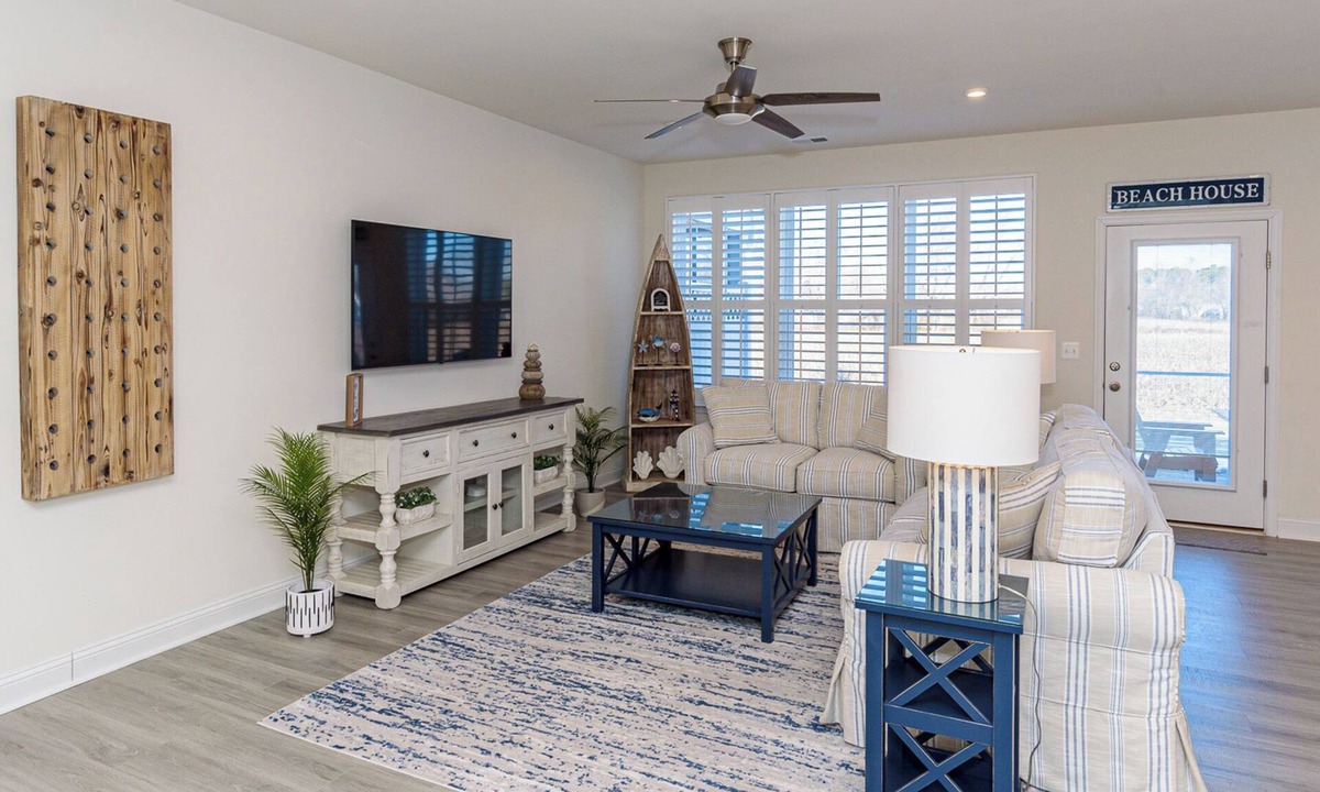Millville House | Splash & Stay! Poolside Fun Near Bethany!