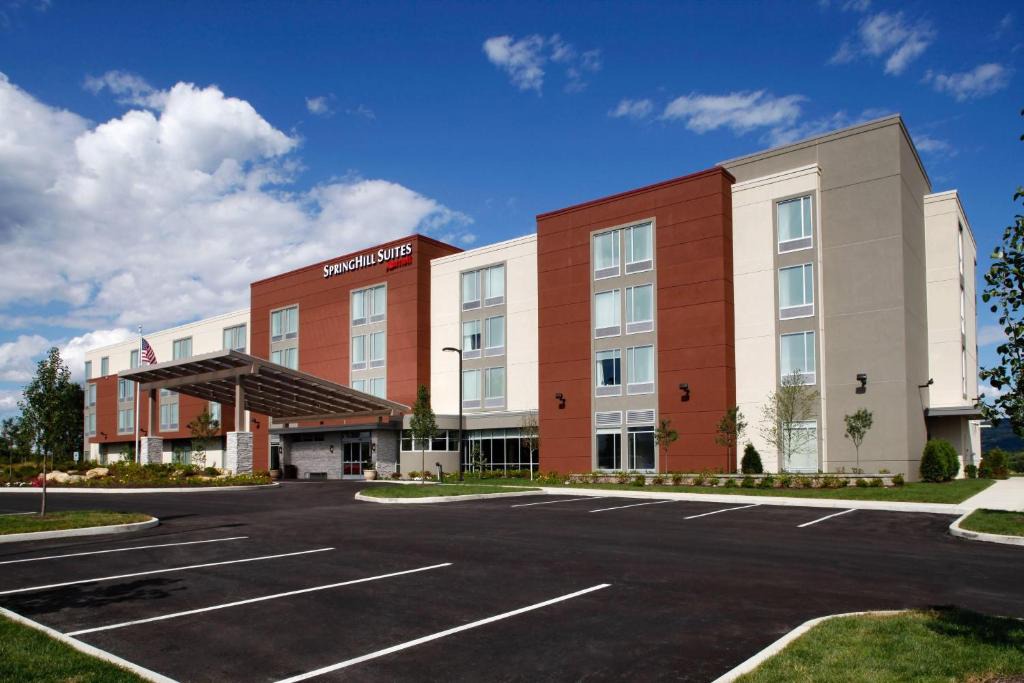 Hostetter Hotel | SpringHill Suites by Marriott Pittsburgh Latrobe