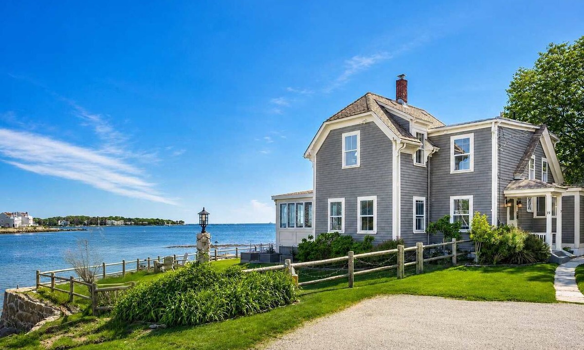 Gloucester House | Stay at Gloucester Harbor