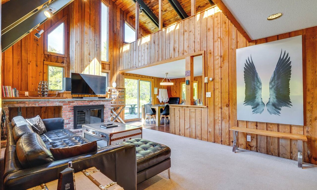Stratton Mountain House | Stratton Shuttle Access! Vermont Mountain Hideaway