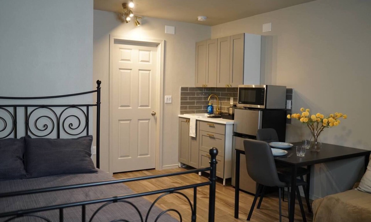 Tanner Apartment | Studio in North Bend. Hiking Trails & Waterfalls