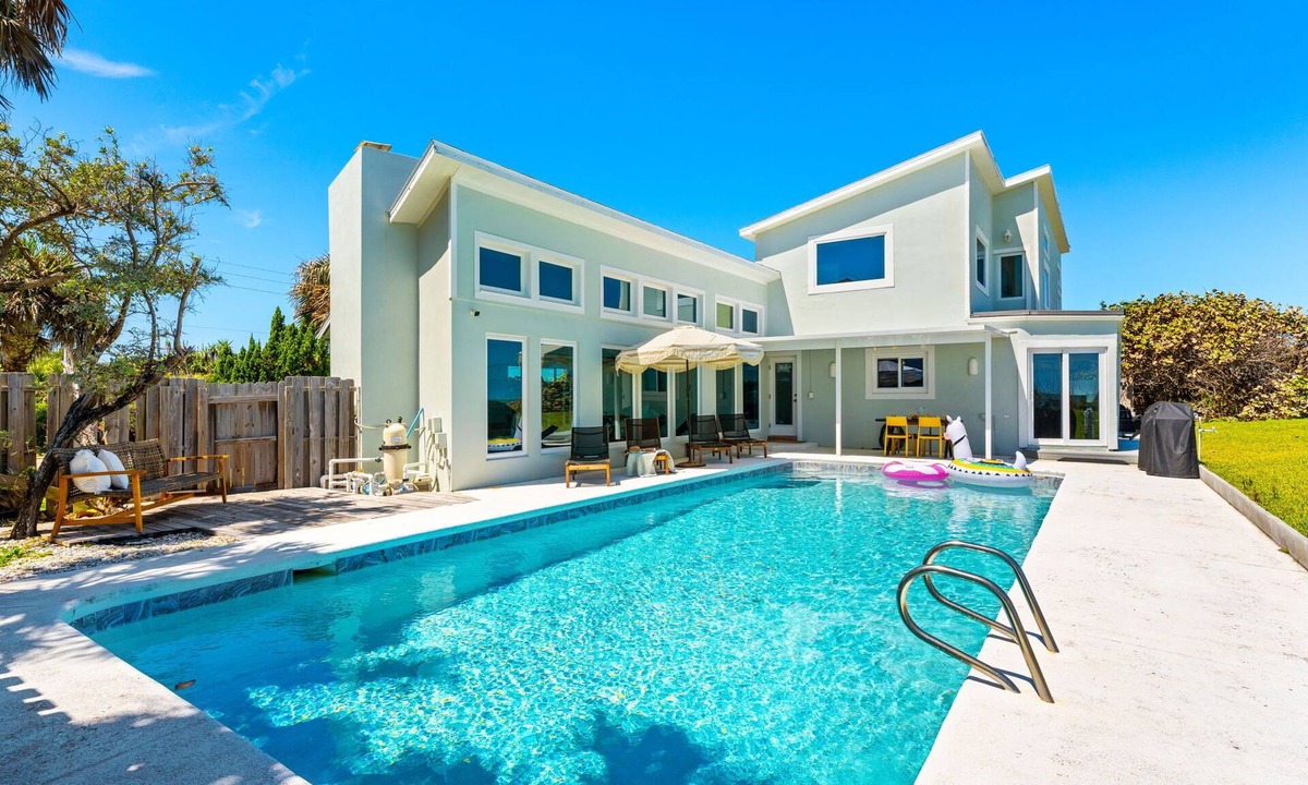 Melbourne Beach House | Stunning Luxury House On The Beach. Oceanfront Pool And Views 🌊