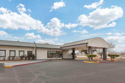 Gainesville Hotel | Suburban Studios Gainesville