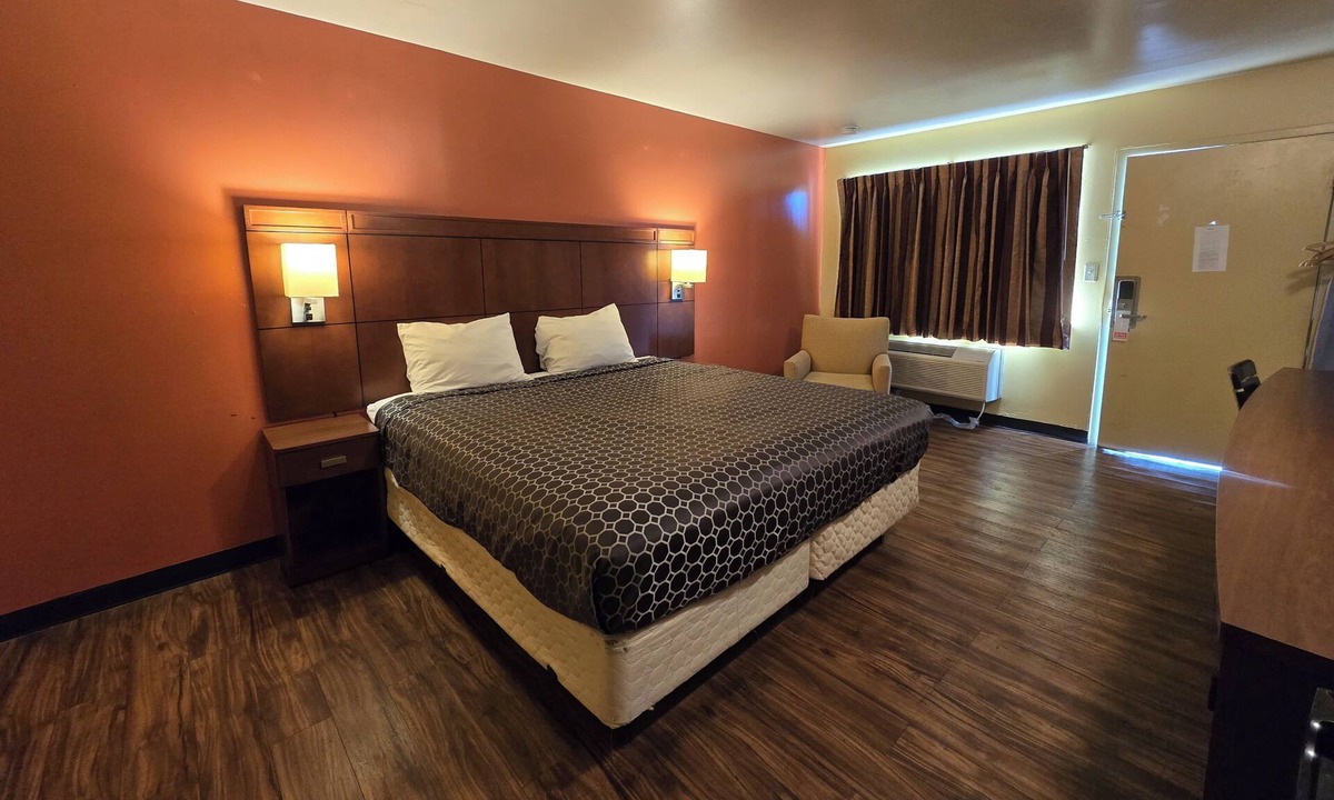 North Newport News Hotel | Sunrise Inn By OYO Newport News US-60