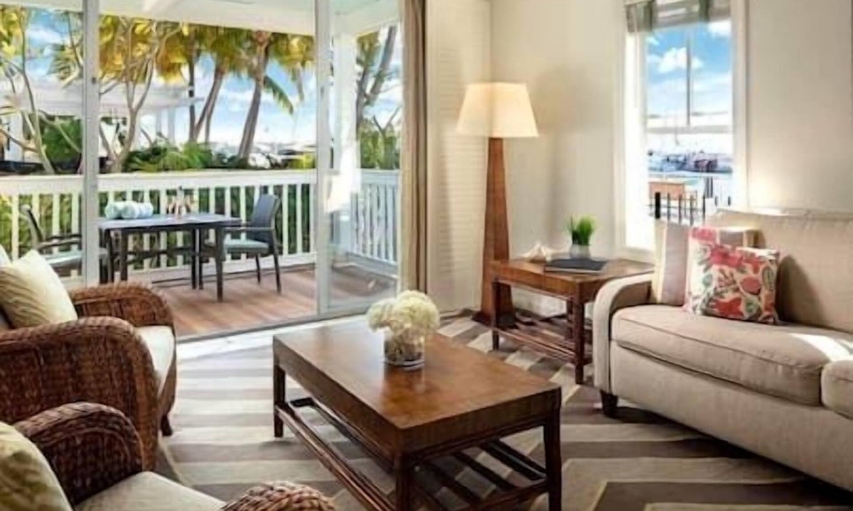 Truman Annex Resort | Sunset Harbor | Hyatt | Hot Tub | Pool | Marina | Lux Resort