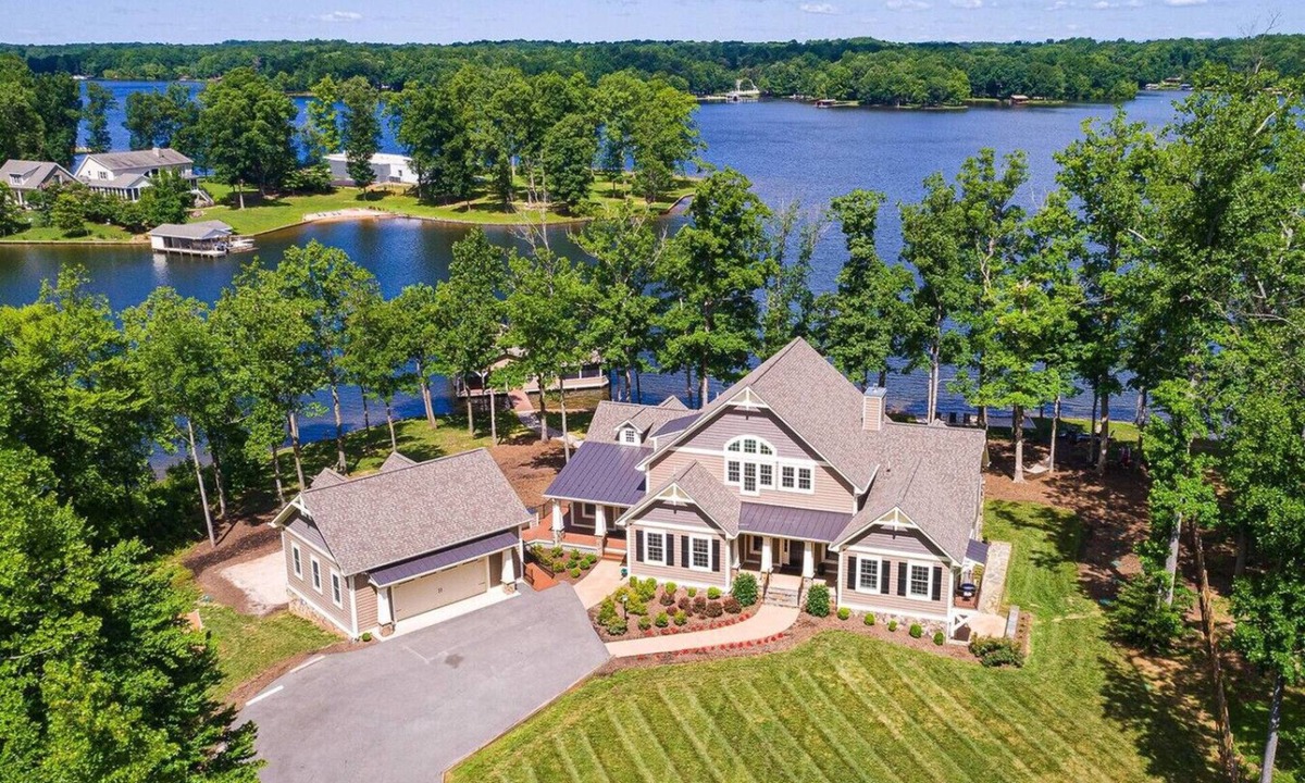 Bumpass House | Sunset Shores - Luxury by B. Michael`s Escapes