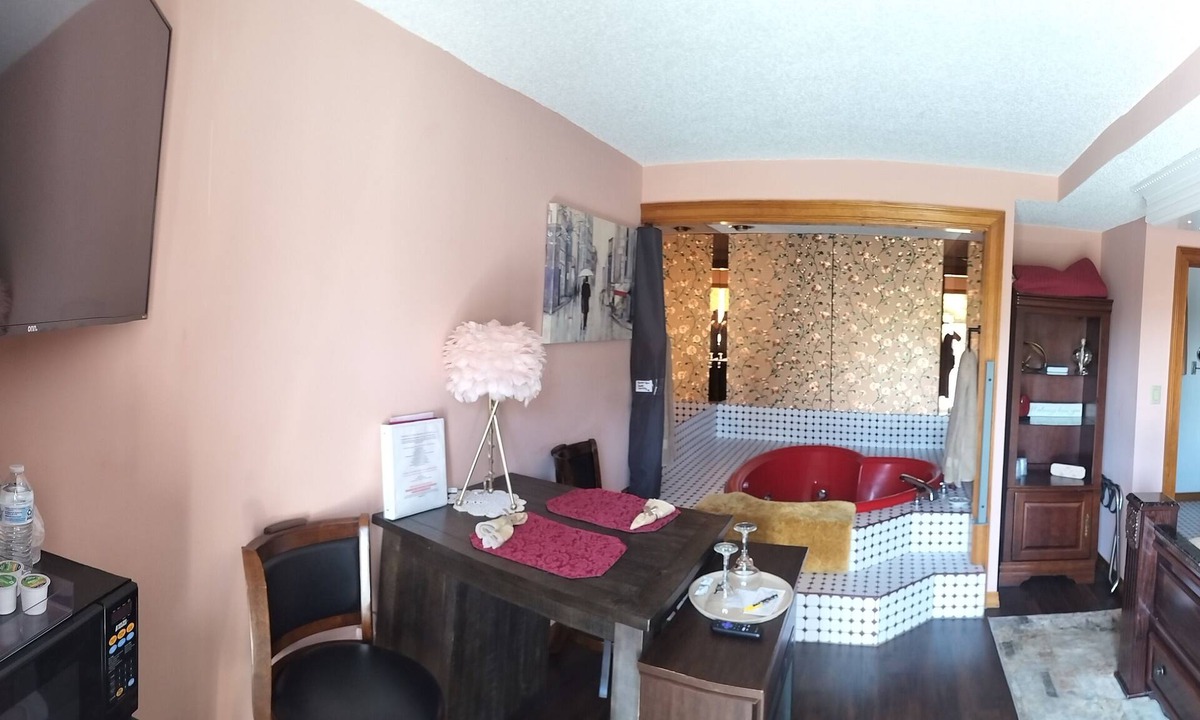 Greenwich Hotel | Sunshine Inn