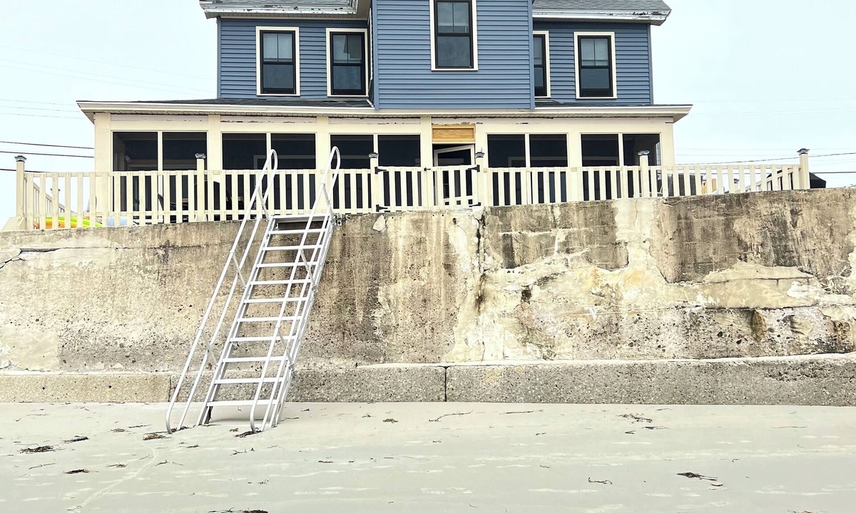 Wells House | Sweeping ocean views, steps to the sand!