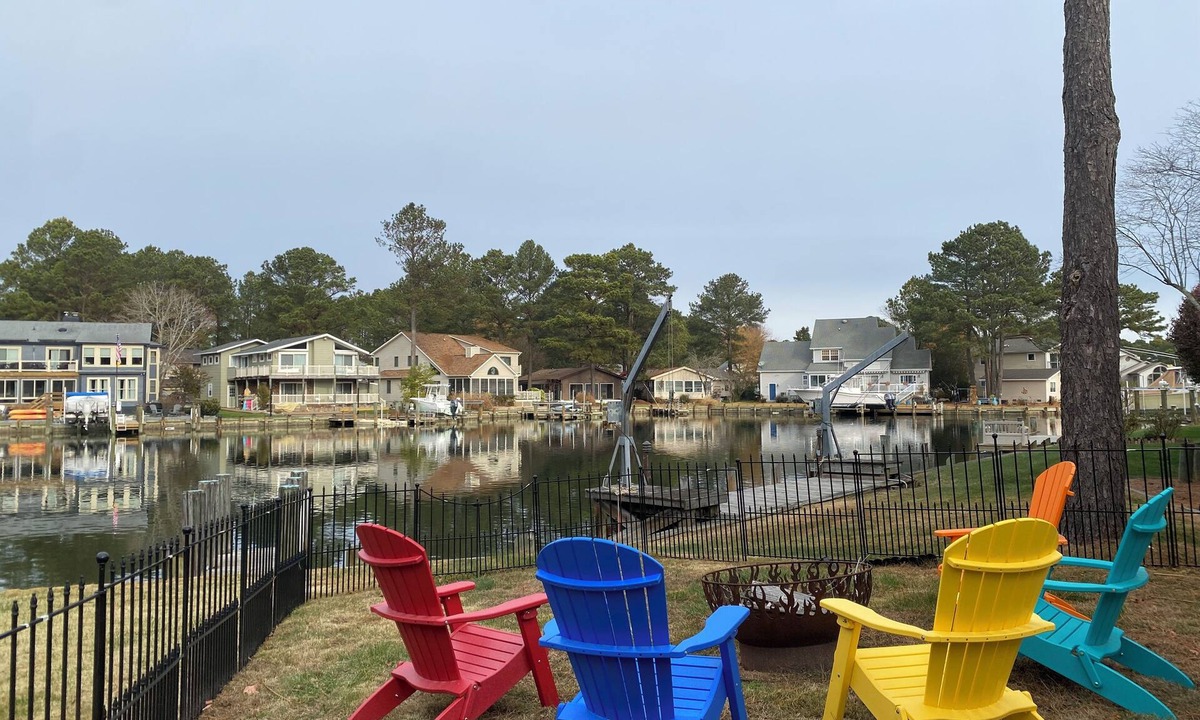 Ocean Pines House | Teal Bay Getaway- Waterfront, 2 Masters, Pet Friendly, 5+ Bedrooms, Sleeps 17+