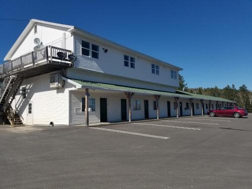 Smyrna Hotel | The Brookside Inn