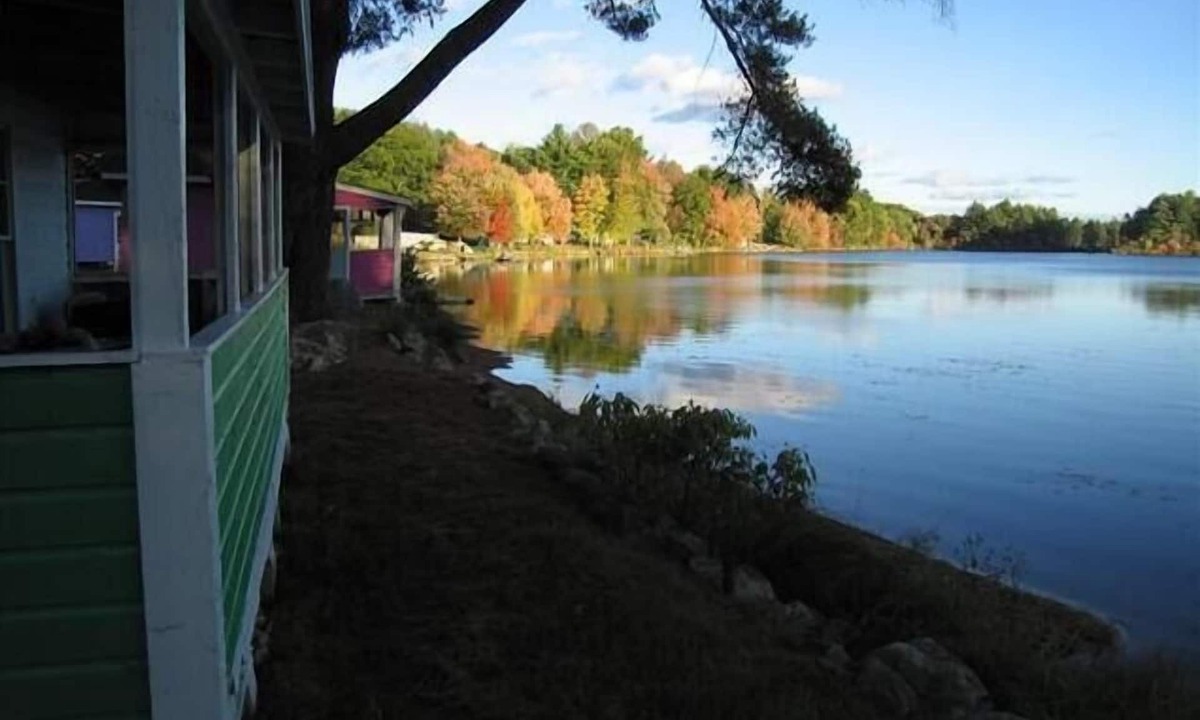 Northwood House | The Cottages at Harvey Lake