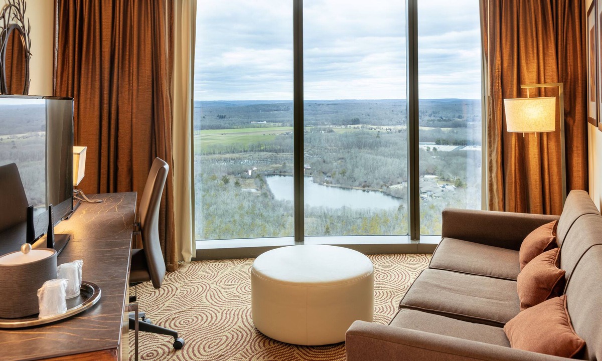 Mashantucket Hotel | The Fox Tower at Foxwoods