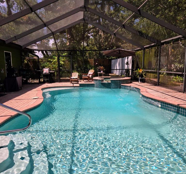 Temple Terrace House | The Jungle Oasis by Busch Gardens, USF, and Amphitheater
