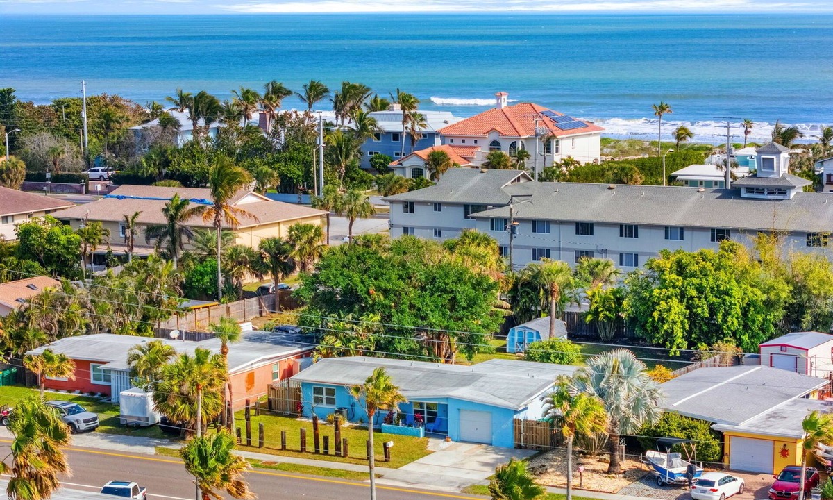Cocoa Beach House | The Pelican Cove- <4 min walk to Cocoa Beach