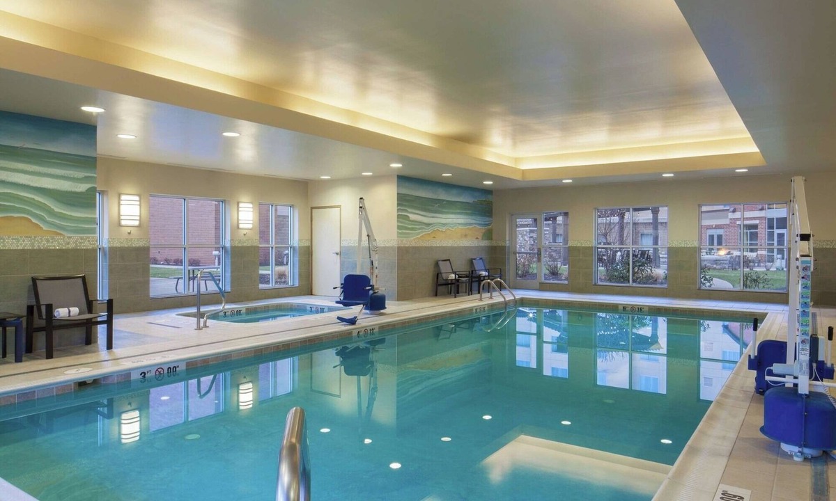 Canonsburg Hotel | Three Bright and Modern 1 King Studio Suite with Comfort and Easy Access