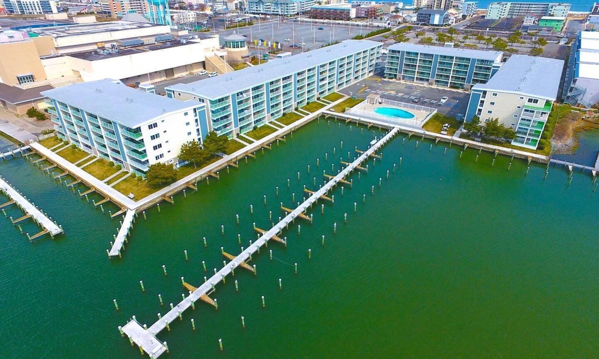 Midtown Ocean City Condo | Thunder Island 147D-Baywater 39th St, Pool, WIFI, Elev, W/D, AC