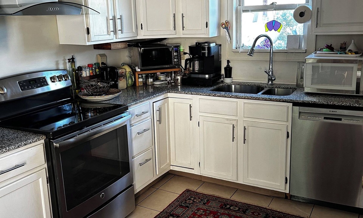 Saratoga Springs Apartment | TRACK SEASON ONLY 7/8-9/7 Stay Downtown In Luxury w/Off Street Private Parking
