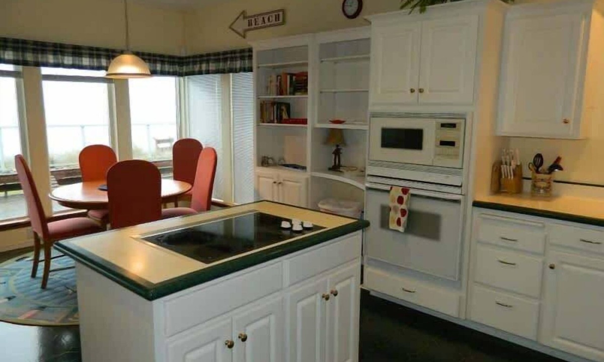 Diamond Point House | Tranquility Beach Hideaway Beachfront Escape