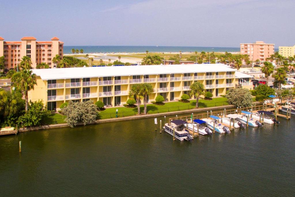 Treasure Island Hotel | Treasure Island Hotel and Marina
