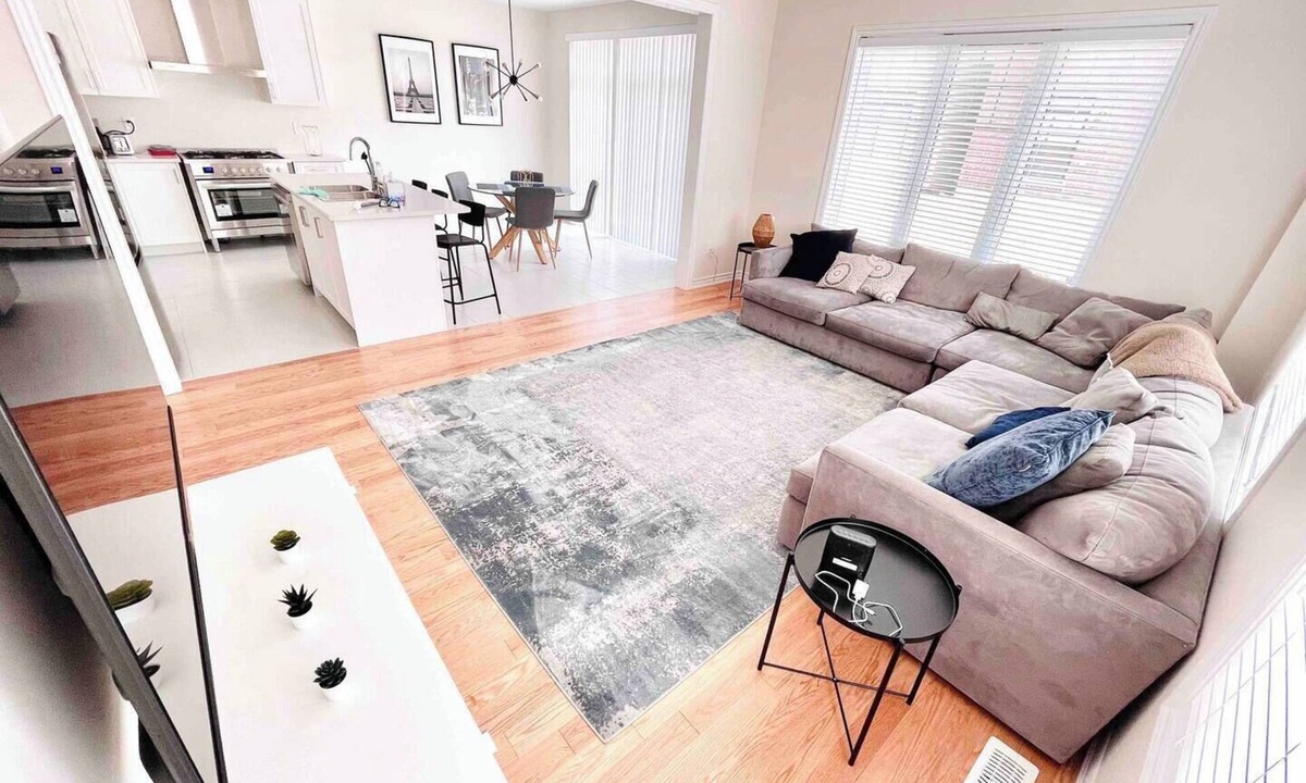Thorold House | Two Adjacent Homes with 8 Bedrooms