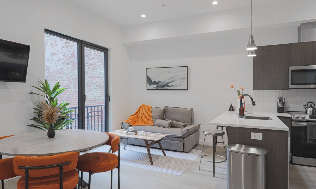 Shaw Bed & Breakfast | Unit 4: Studio/Queen+Sofa Bed|DC Convention Centre