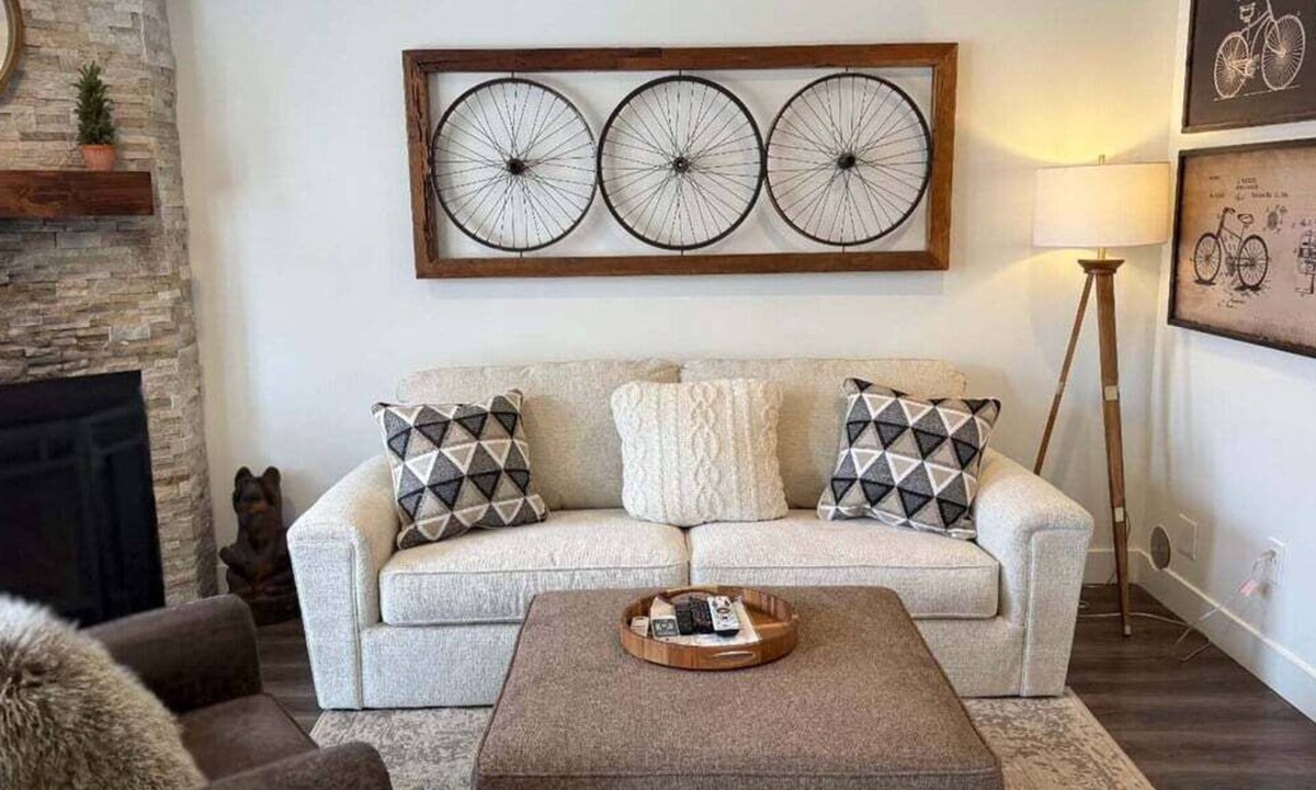 Wolf Creek Condo | Updated condo & easy access to hot tub/pool
