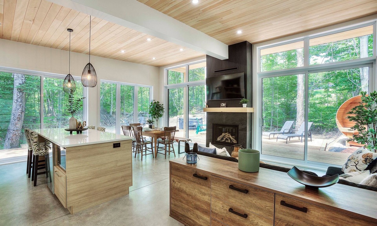 La Conception Cottage | Valhalla Tremblant Cabin Retreat-Jacuzzi/Sauna