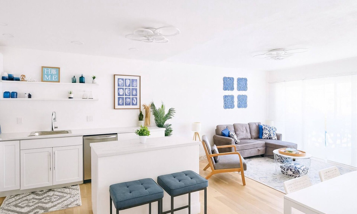 Columbiad Plaza Condo | Walk to Beach and Pool Bright Condo WFH Ready