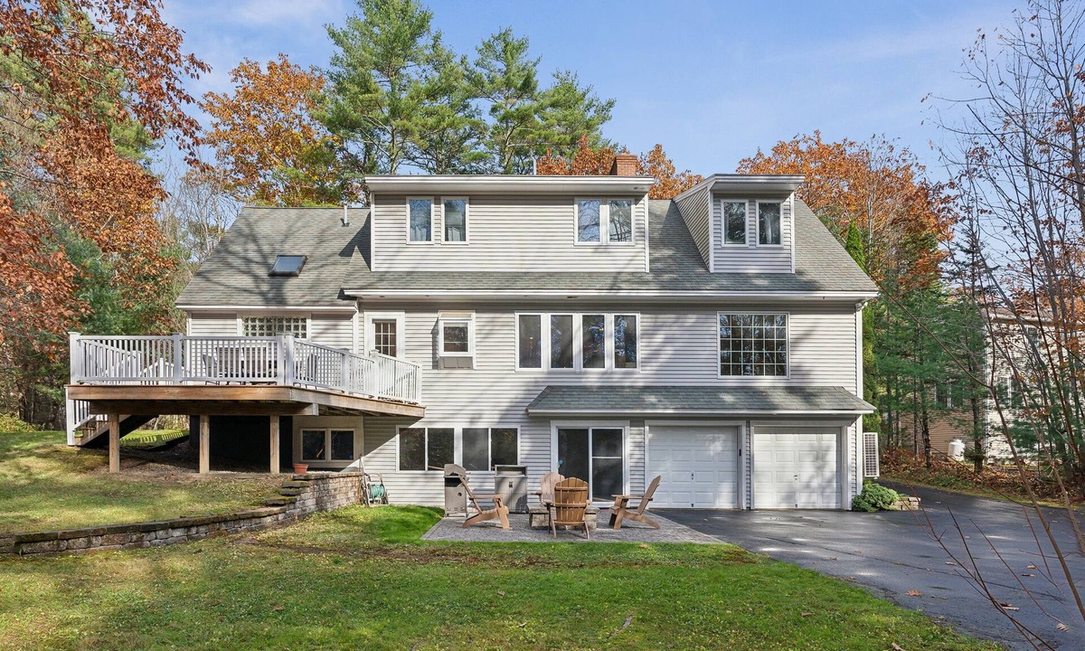 Kennebunk House | Walk to Dock Square! Firepit, Ping Pong, & Games!