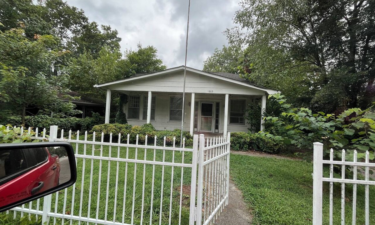 Cleveland House | Walking Downtown,Fabulous 1800sqft 2/2 with a loft room house huge kitchen charm