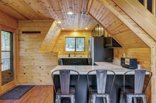 Wright City House | Waterfront A-Frame with Hot Tub