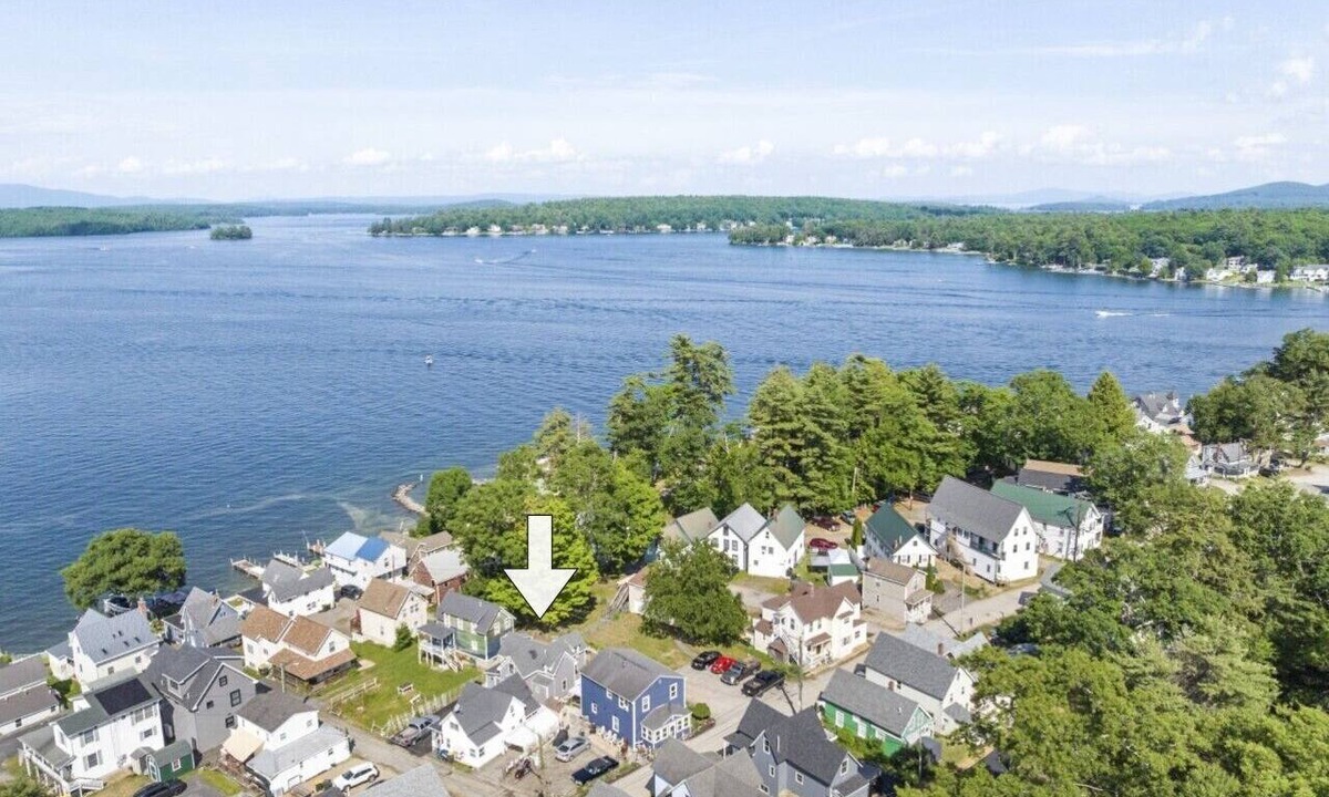 Weirs Beach House | Weirs Beach Getaway | Walk to Lake + Shops | Winni