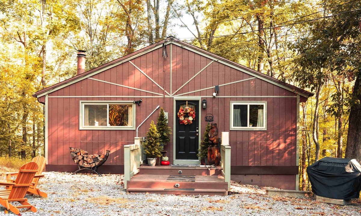 The Woods Cabin | Wild Creek Cabin – Hot Tub, Fire Pit & Resort Access