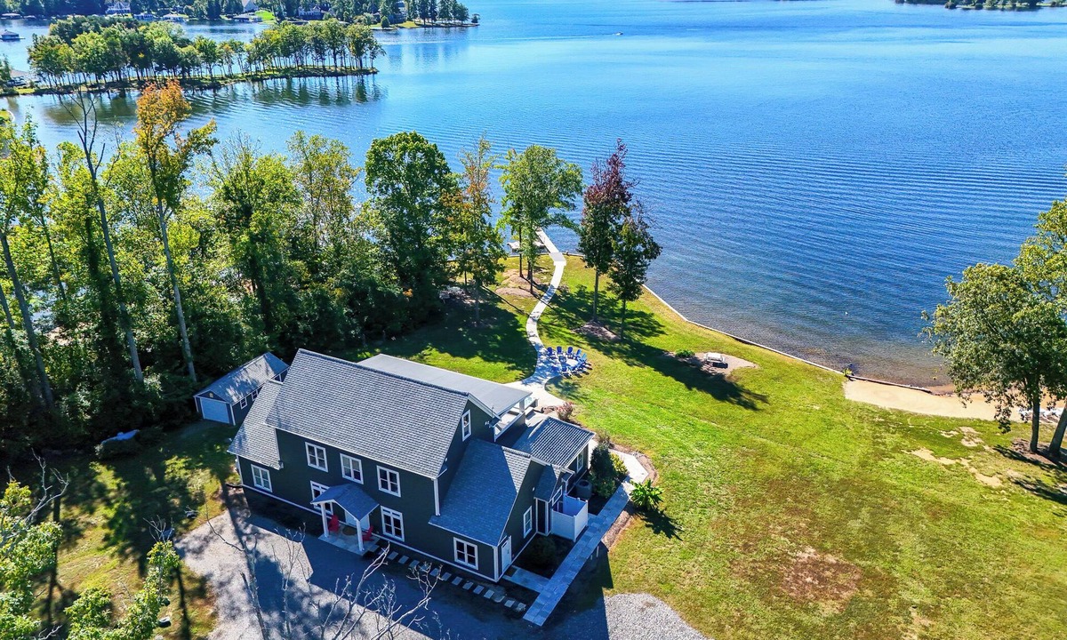 Bumpass House | Wine Down: Your Southern-Style Waterfront Getaway on Lake Anna's Private Side