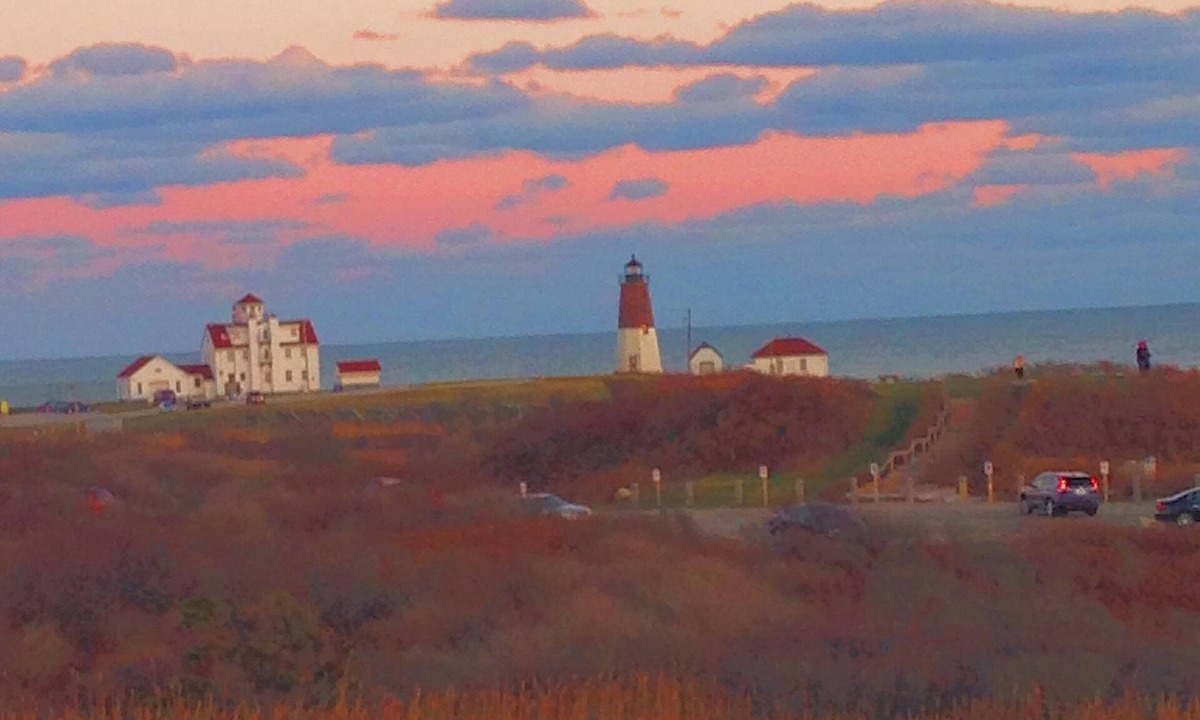 Point Judith Cottage | Work at home with a View/Beachfront Cottage/nightly Sunsets/private sandy beach